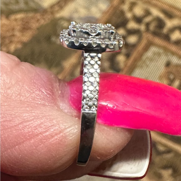 Beautiful Wedding Set ! Size 6.5...white gold with beautiful diamonds - Picture 3 of 8